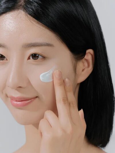 SKIN1004 Centella Hyalu-Cica Water-Fit Sun Serum - Image 4